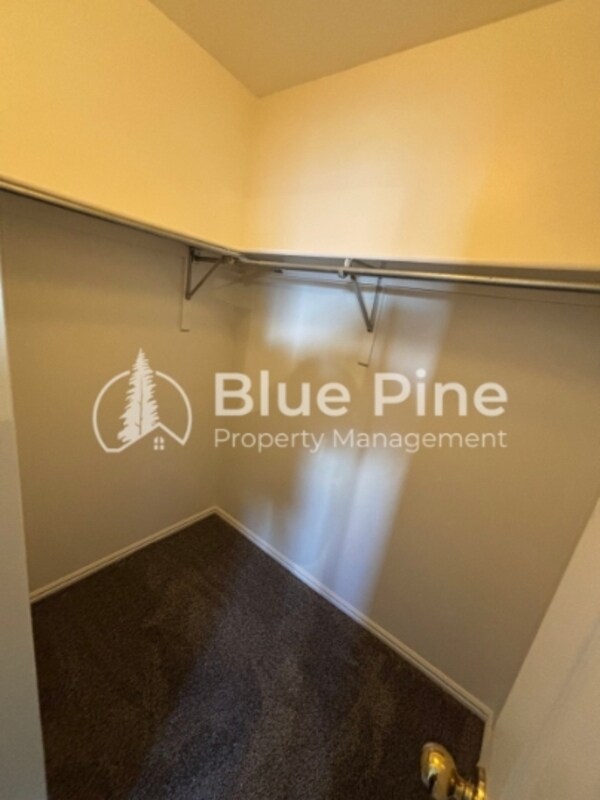 Building Photo - 2141 Meppen Dr