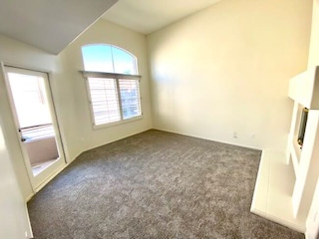 Building Photo - *Coming Soon!*  Remodeled 3 bedroom townho...