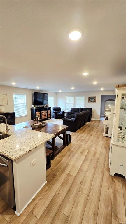 Building Photo - 112 Kohn Dr