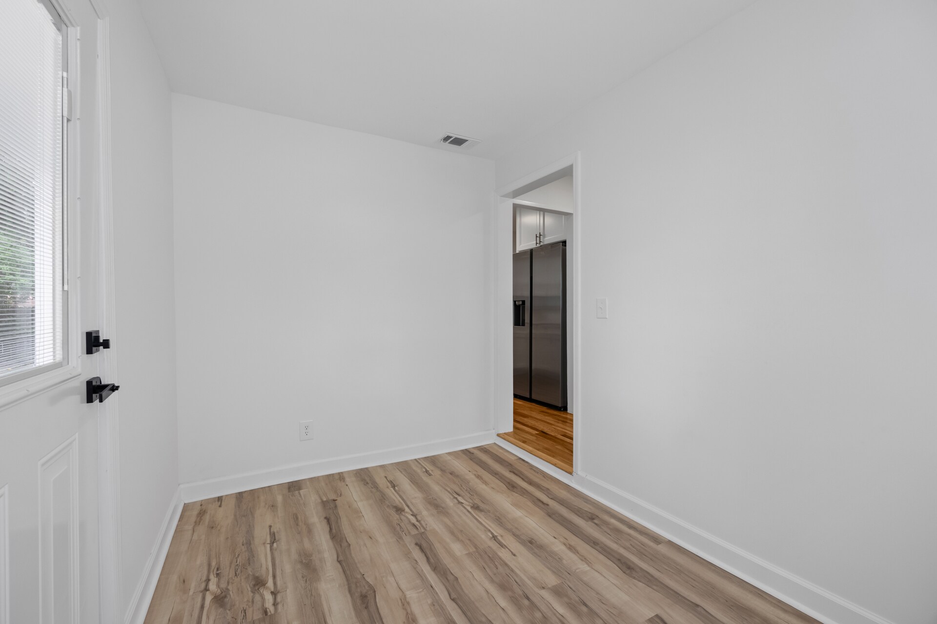 Building Photo - 12 N Parkwood Dr