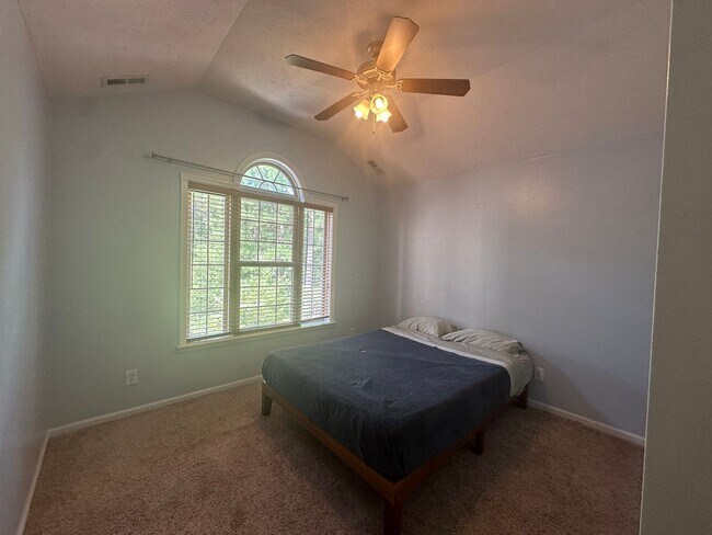 Building Photo - Carolina Lakes Gated Community!!