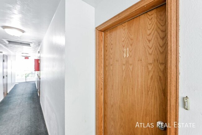 Building Photo - 510 Dayton St