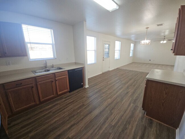 Building Photo - Beautiful 2 Story Home in Wakefield Heights-Burleson with Community Pool