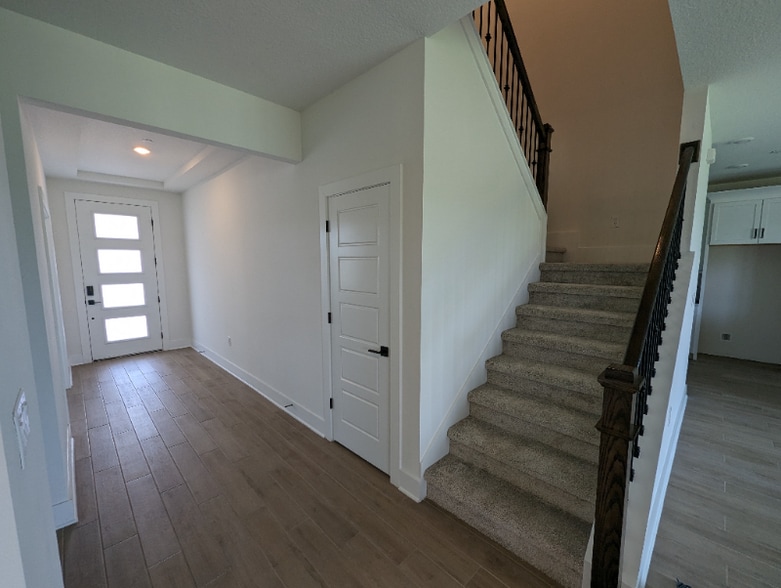 Building Photo - 534 Sun Chaser Dr