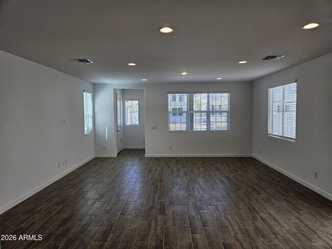 Building Photo - 3357 S Primrose
