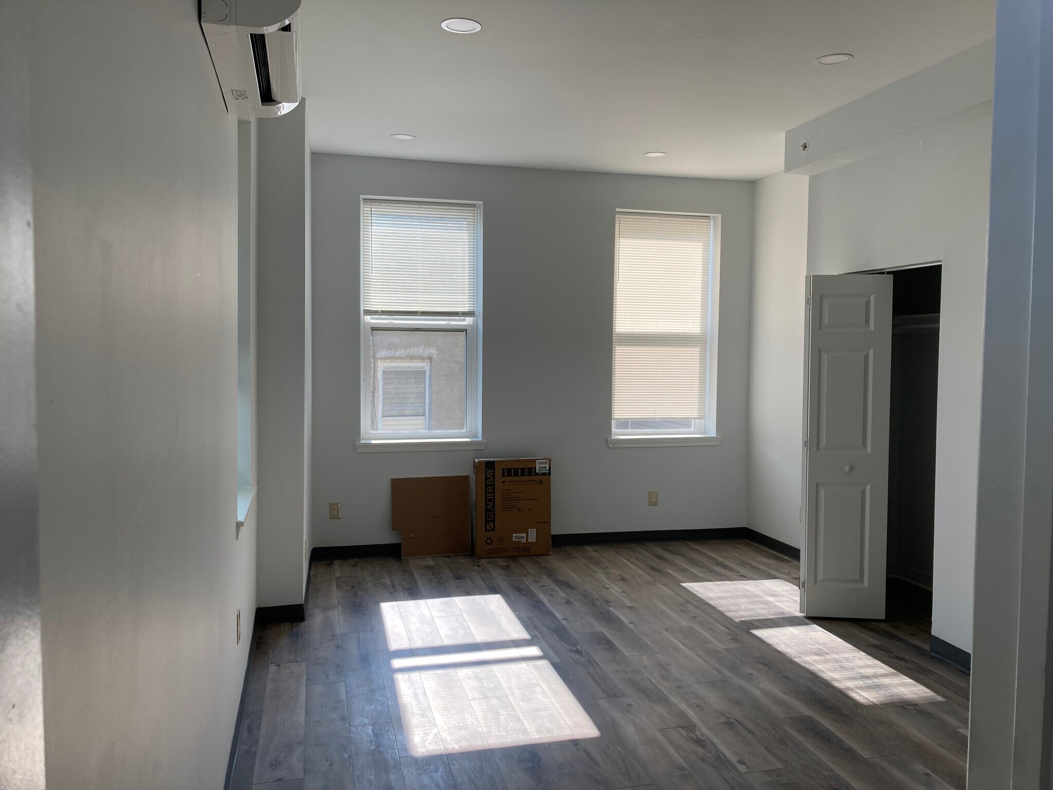 Building Photo - 2513 Frankford Ave