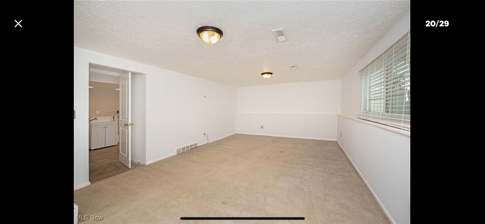 Building Photo - 6192 Jaycox Rd