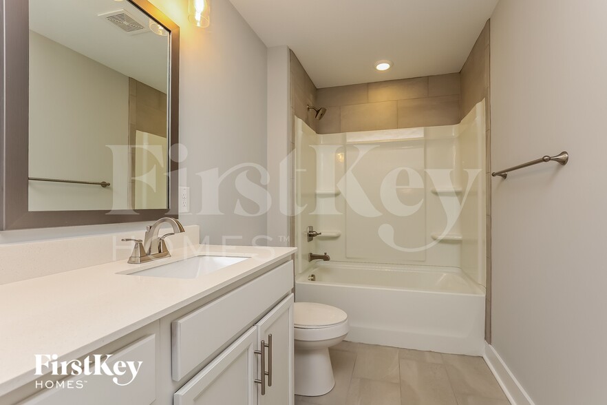Building Photo - 1417 Kingbird Dr