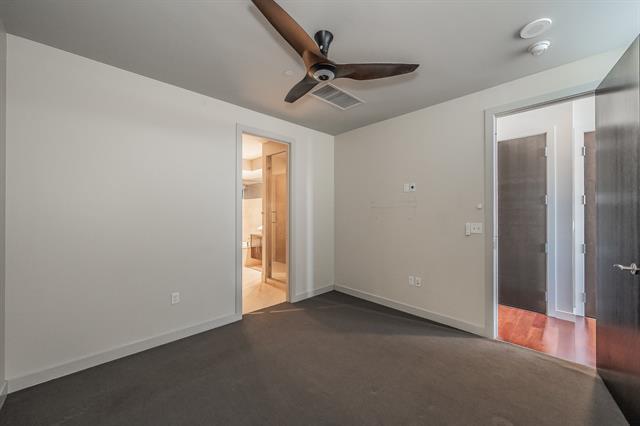 Building Photo - 2600 W 7th St