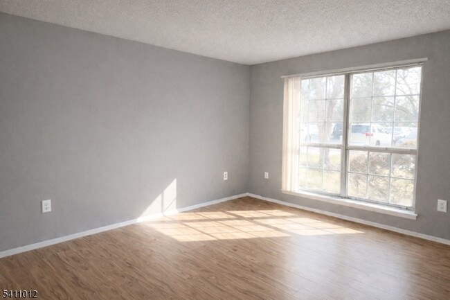 Building Photo - 215 Rachel Ct