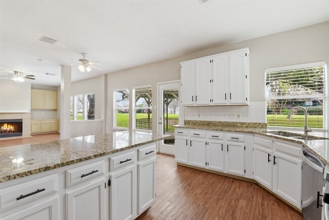 Building Photo - 3327 Shady Glen Ln