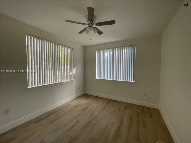 Building Photo - 6821 SW 44th St