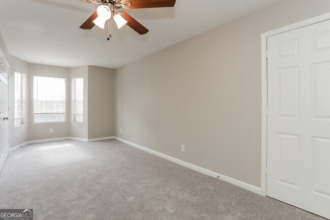 Building Photo - 1234 Justin Ln