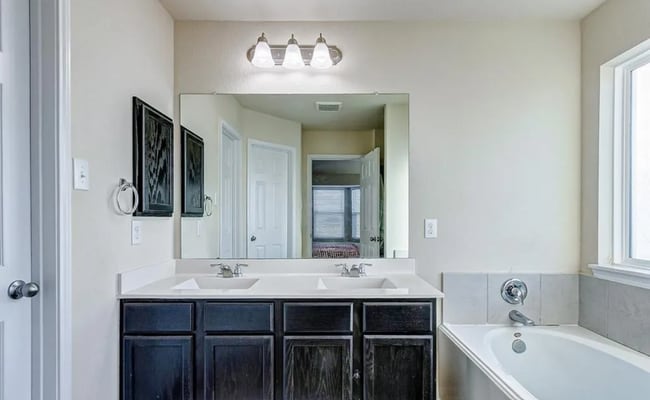 Building Photo - 21126 Fox Hillside Way