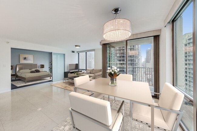 Building Photo - 2 E Erie St