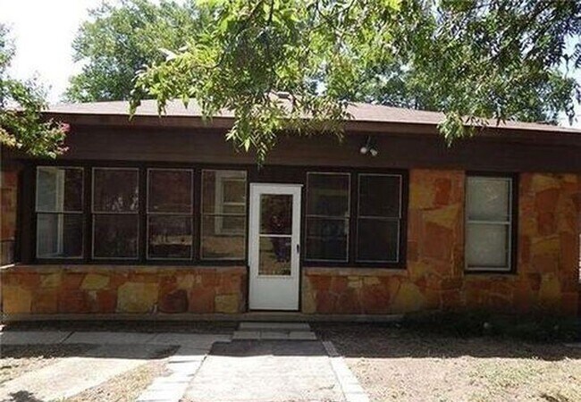 Building Photo - 3205 Willing Ave