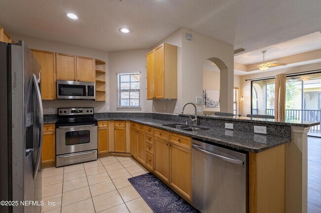 Building Photo - 135 Calle el Jardin