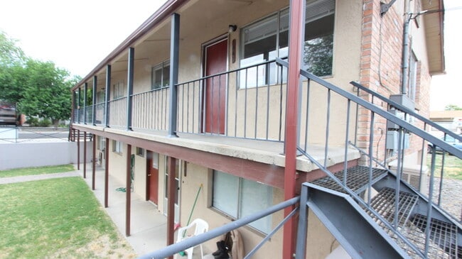Building Photo - 1425 Bunting Ave