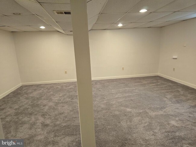 Building Photo - 10206 Farrar Ave