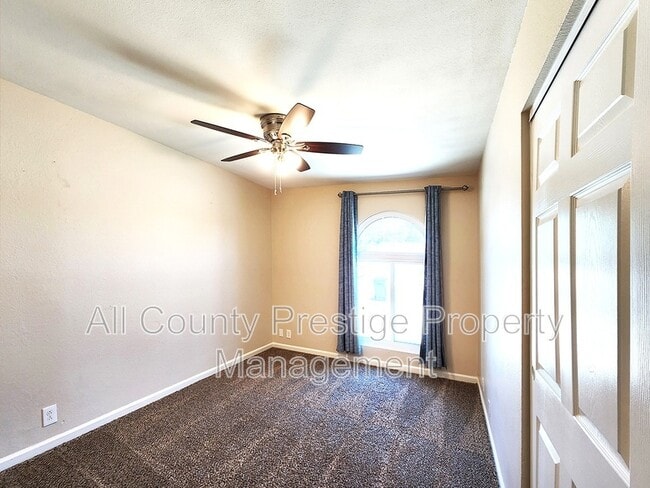 Building Photo - 4701 W Charleston Ave