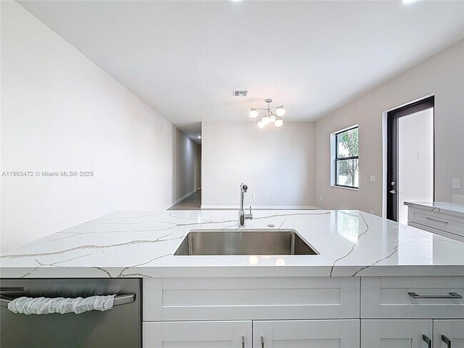 Building Photo - 410 NW 41st St