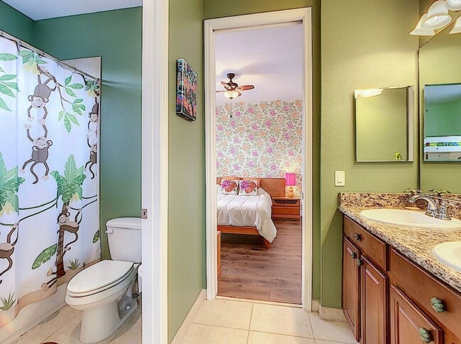 Building Photo - Luxury Living in Woodland Lakes Preserve: Fully-Furnished