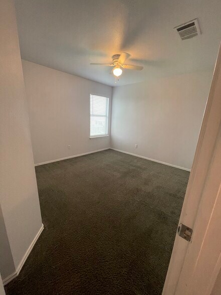 Building Photo - 112 Rinehardt st