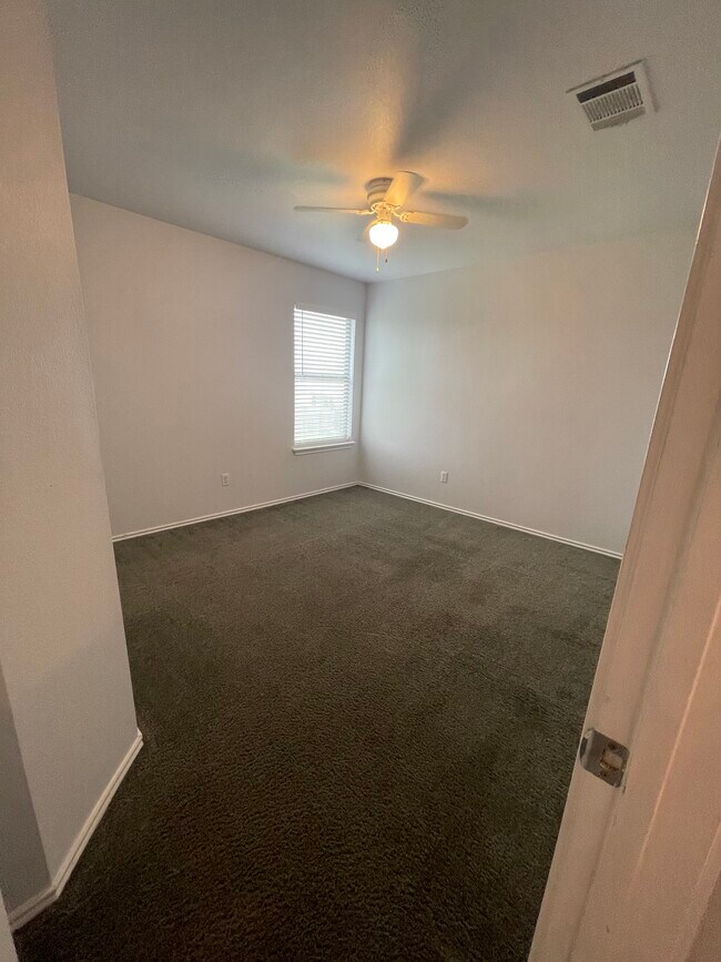 Building Photo - 112 Rinehardt st