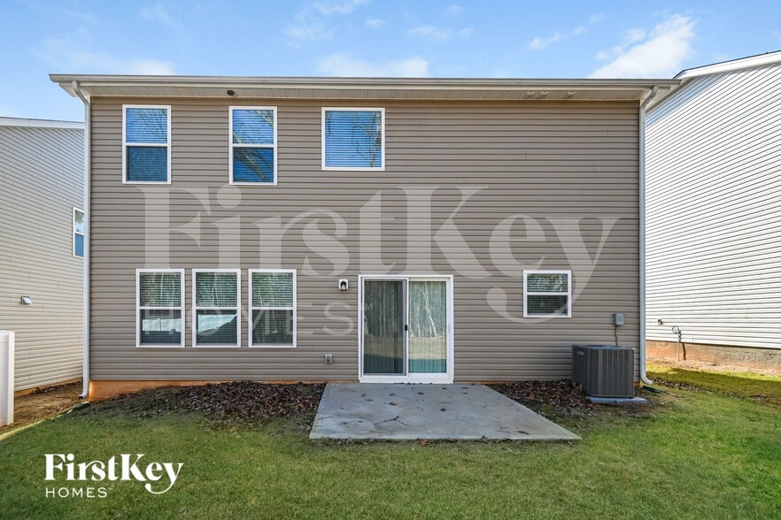 Building Photo - 9147 Marion Oaks Dr