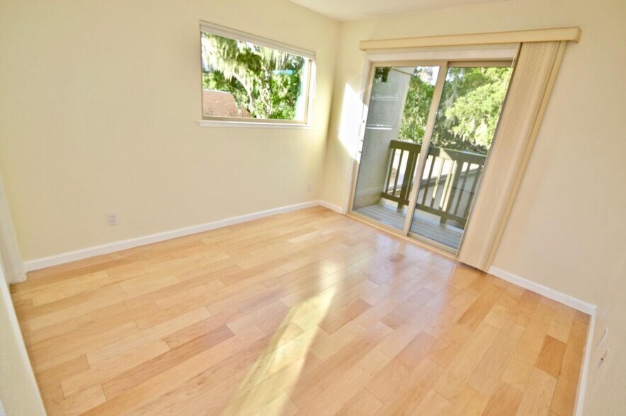 Building Photo - 99 Montsalas Dr