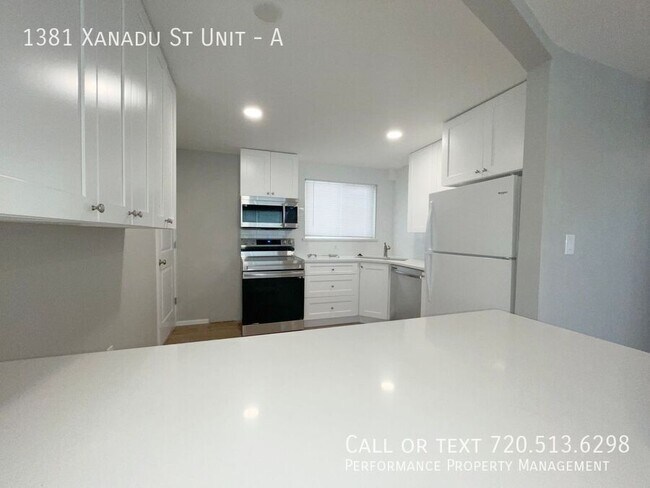 Building Photo - 1381 Xanadu St