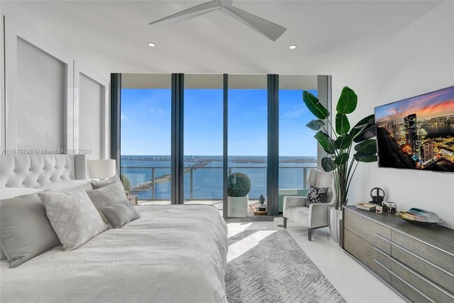 Building Photo - 3131 NE 7th Ave