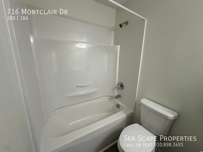 Building Photo - 716 Montclair Dr