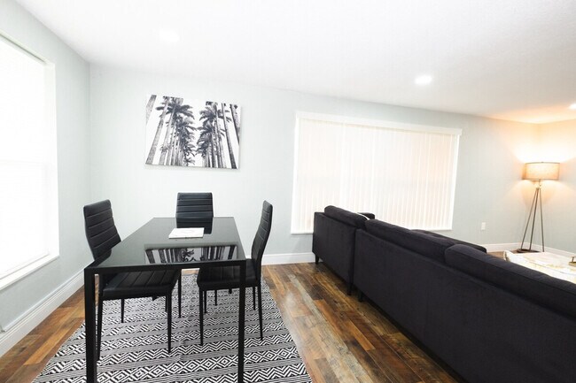 Building Photo - 3007 E 21st Ave