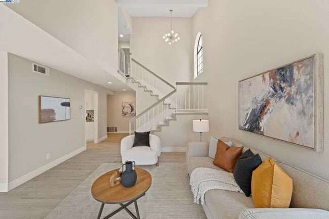 Building Photo - 3664 Thrush Terrace
