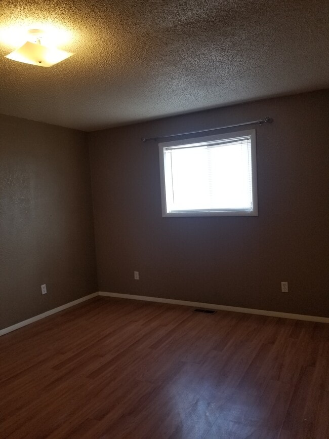 Building Photo - 6862 Femmer St