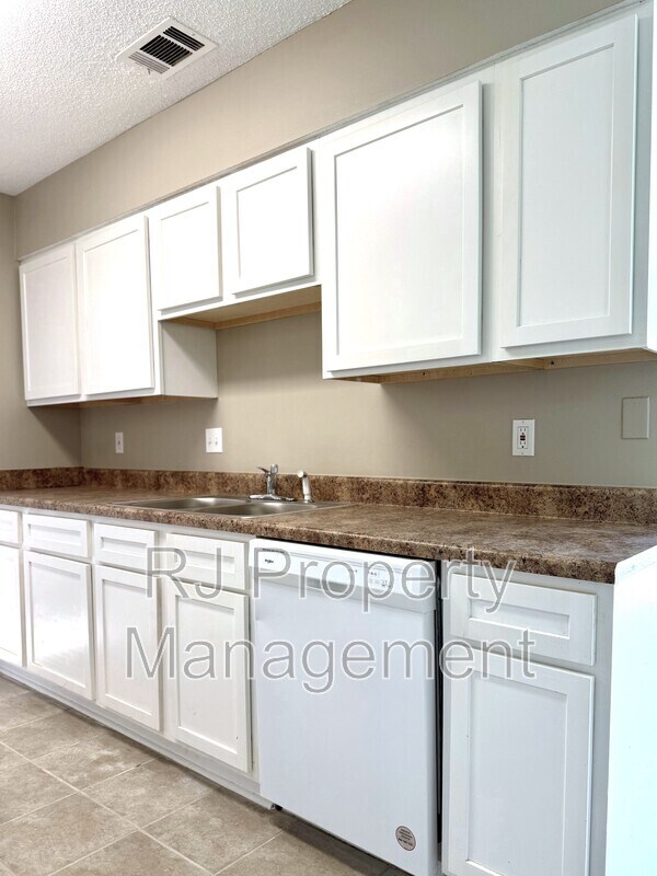 Building Photo - 4308 Ash Creek Cove
