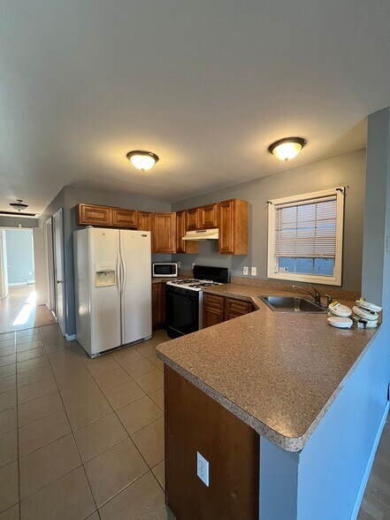 Building Photo - 35 Fairview Ave