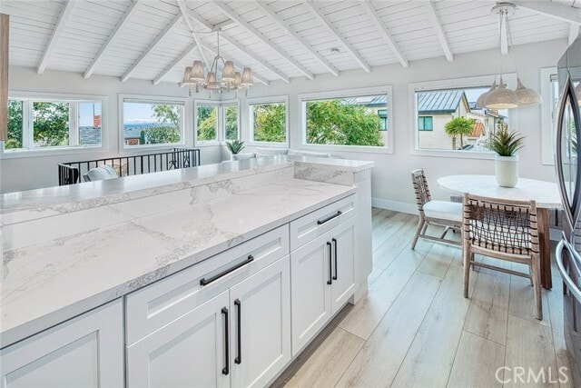 Building Photo - 410 Acacia Ave