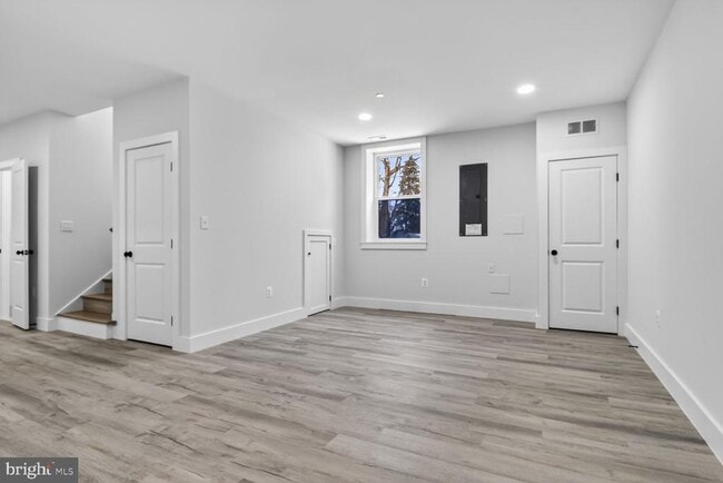 Building Photo - 13102 Ideal Dr