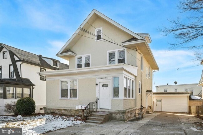 Building Photo - 272 Burmont Rd