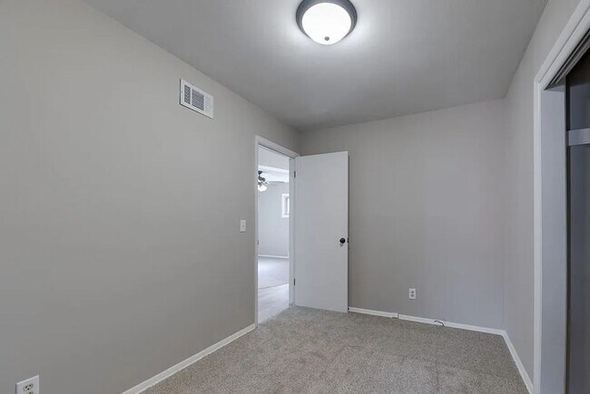 Building Photo - Adorable 4 Bedroom in Haysville!