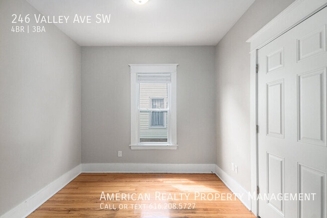 Building Photo - 246 Valley Ave SW