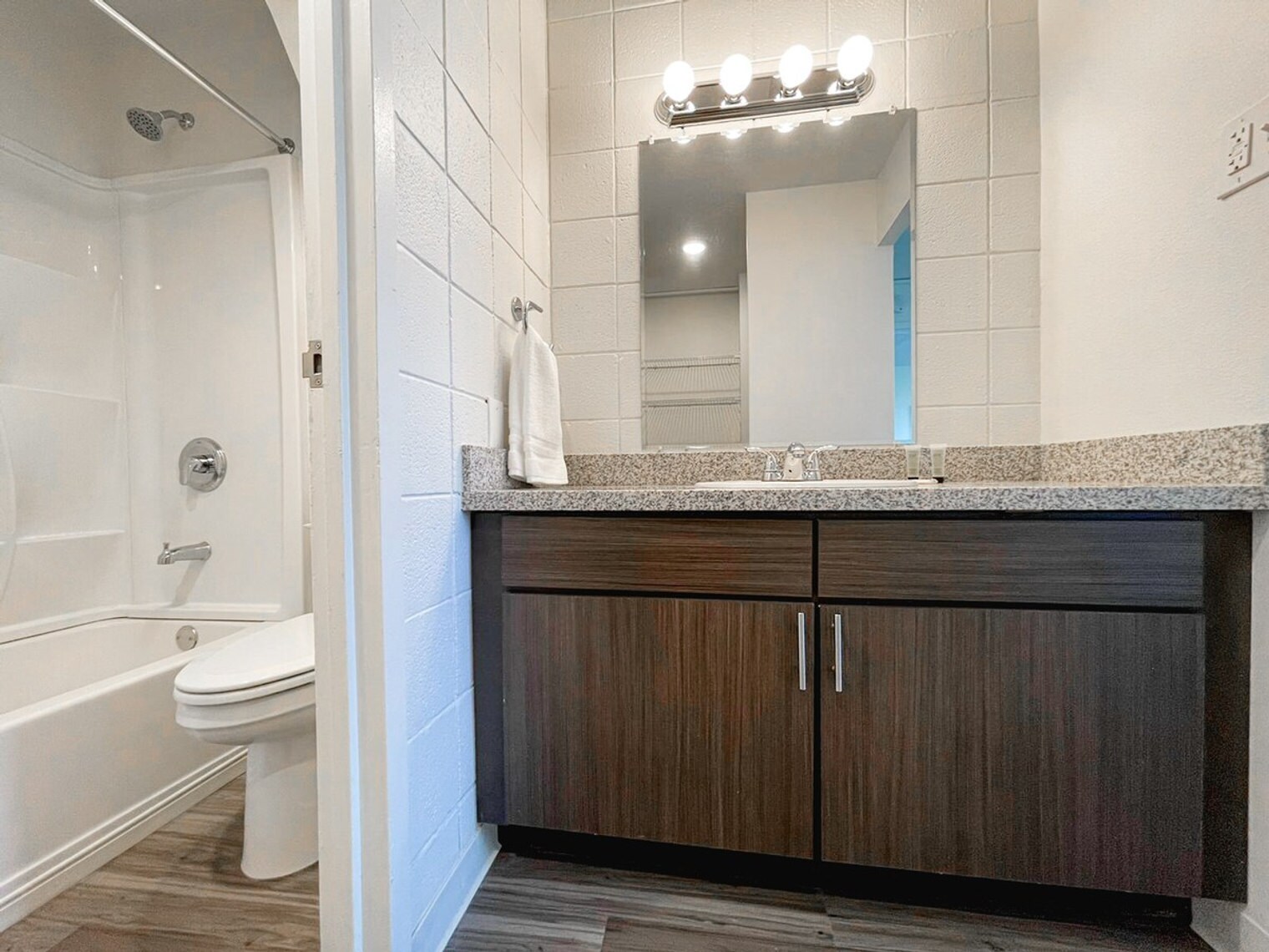 Building Photo - 2515 Burnet Ave