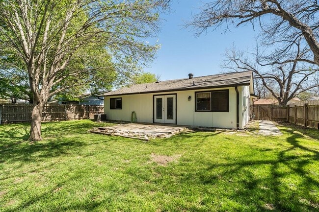 Building Photo - 10422 Firethorn Ln