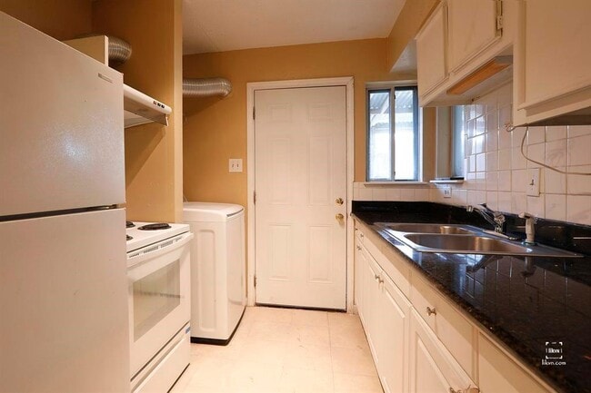 Building Photo - 7771 Cook Rd