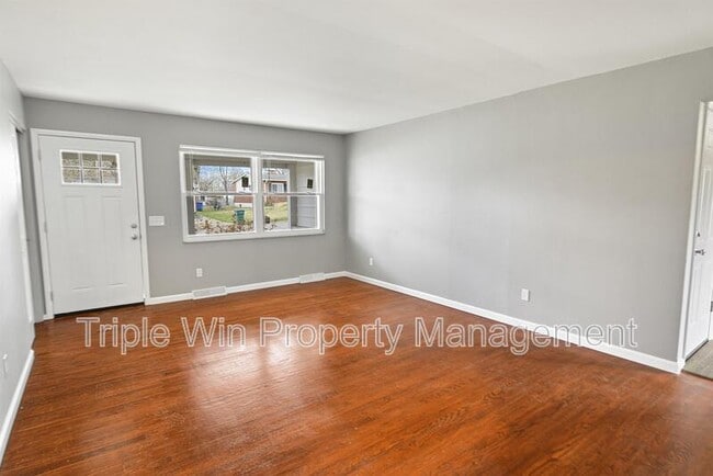 Building Photo - 2041 Northaire Ln