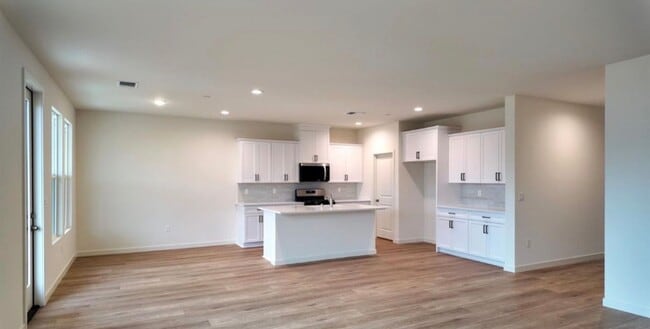 Building Photo - FREE RENT- Modern Farmhouse Beauty in Almond Creek | 3 Bed / 2 Bath | 1,665 Sq Ft | Covered Patio...