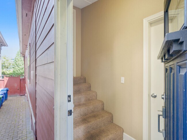 Building Photo - 2154 NW Everett St