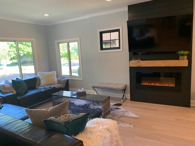 Building Photo - 605 N Humphrey Ave